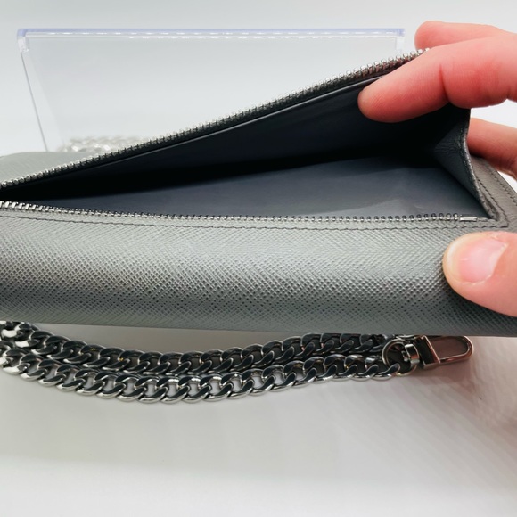 PRADA Limited Edition Tri-Color Wallet - Picture 10 of 14